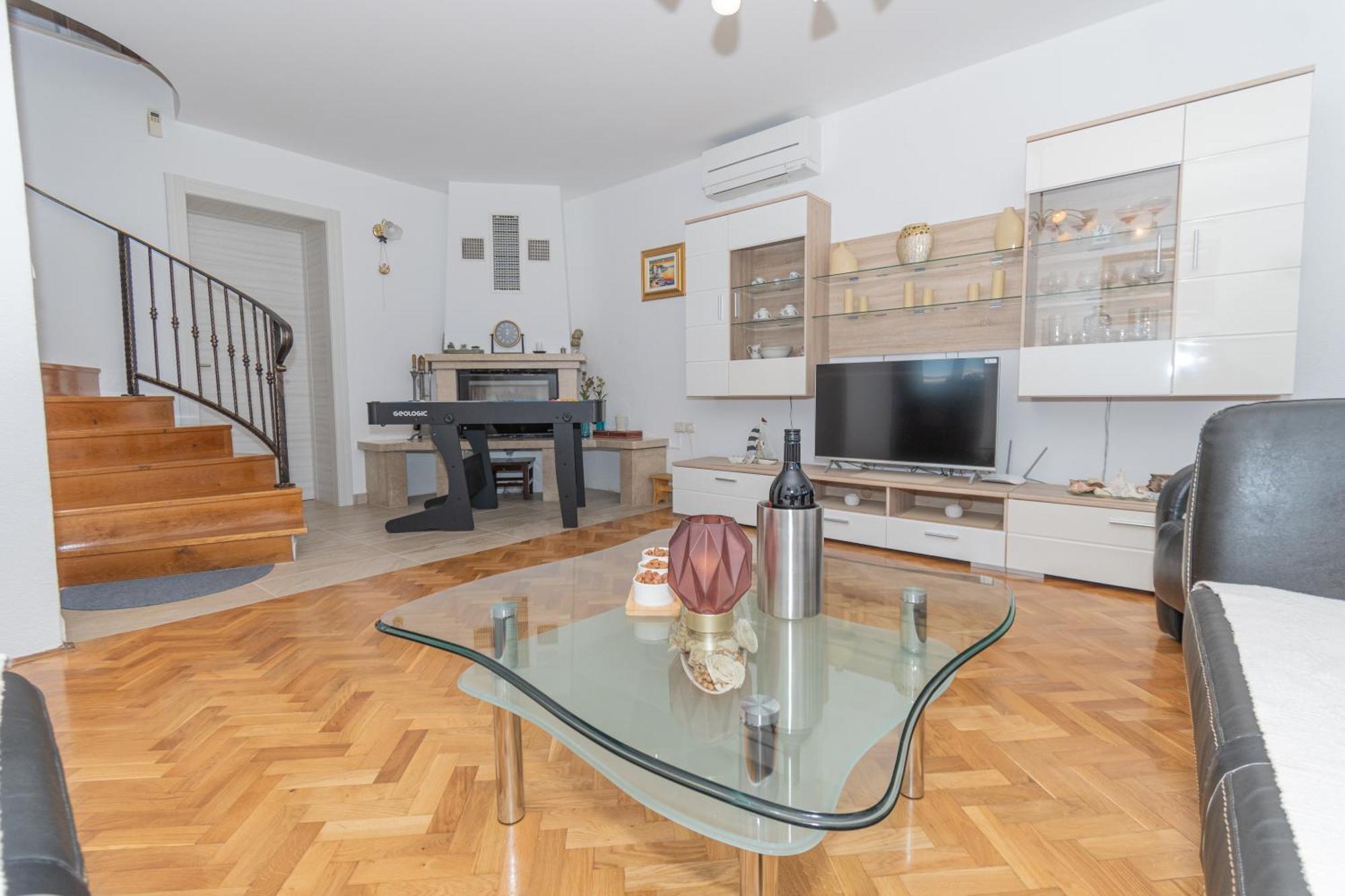 Spacious Villa For 10 With A Big Private Pool Trilj المظهر الخارجي الصورة