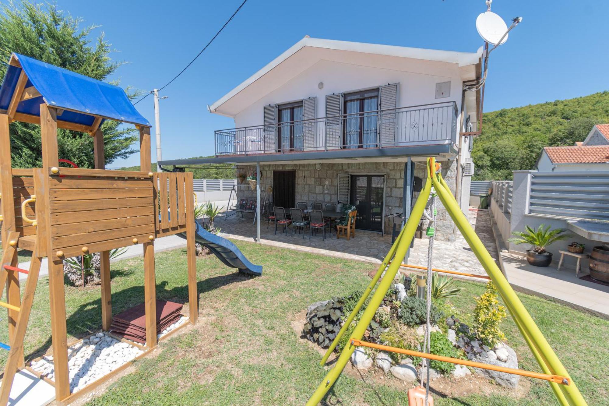 Spacious Villa For 10 With A Big Private Pool Trilj المظهر الخارجي الصورة